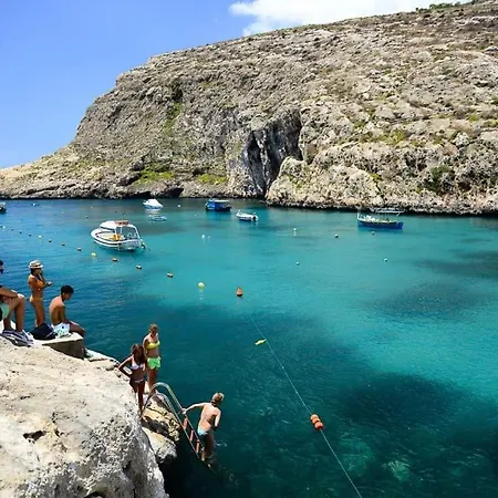 아파트 Seafront Penthouse With Terrace In Xlendi, Gozo