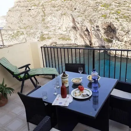 Seafront Penthouse With Terrace In Xlendi, Gozo 아파트 슬렌디