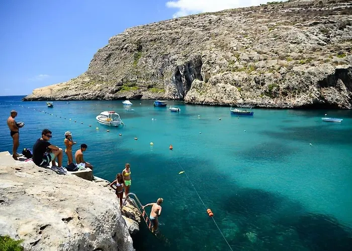 Apartamento Seafront Penthouse With Terrace In Xlendi, Gozo